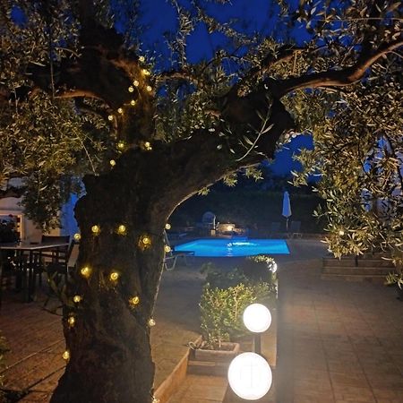Finikes Apartments Stoupa Luaran gambar