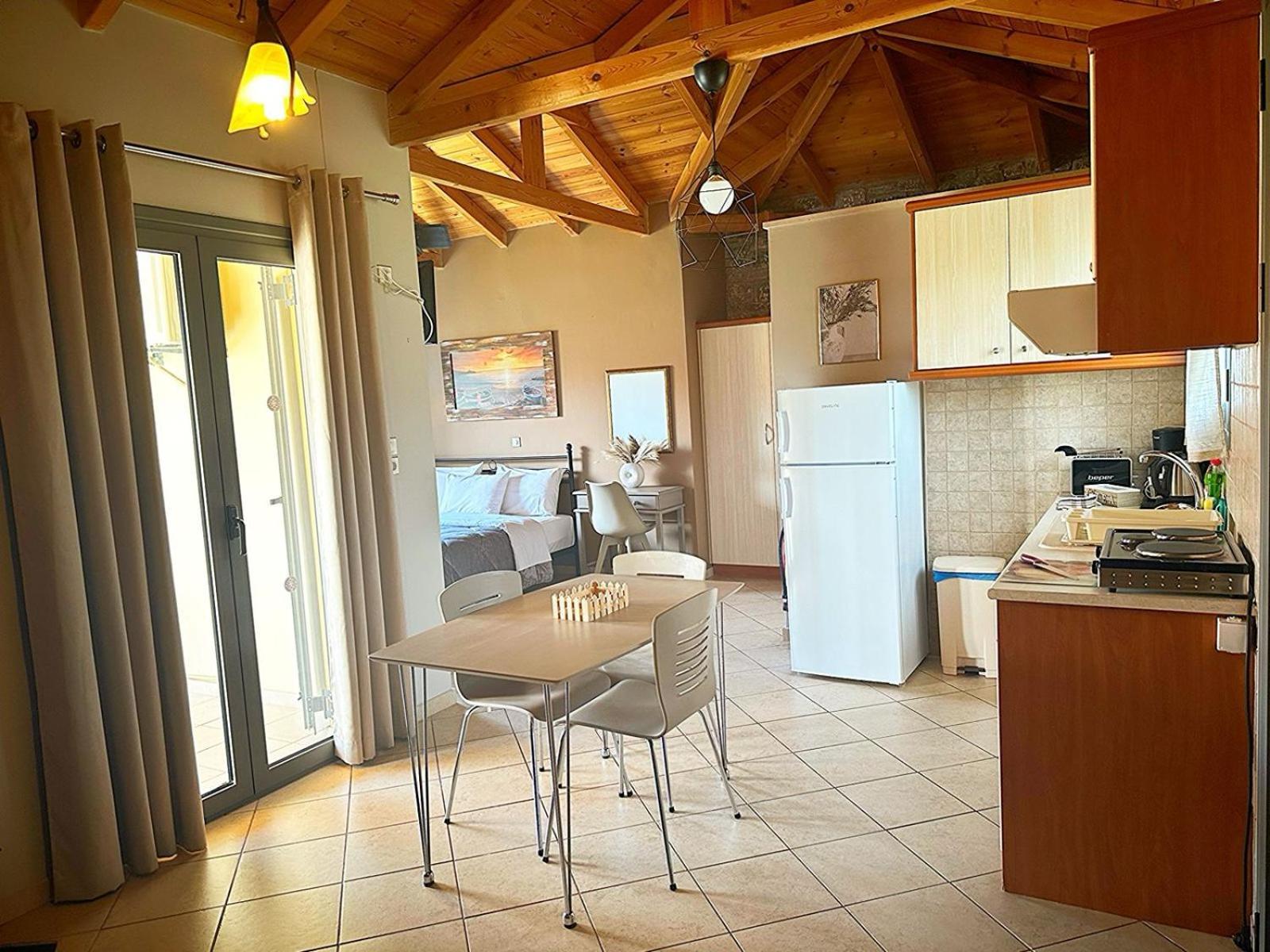Finikes Apartments Stoupa Luaran gambar