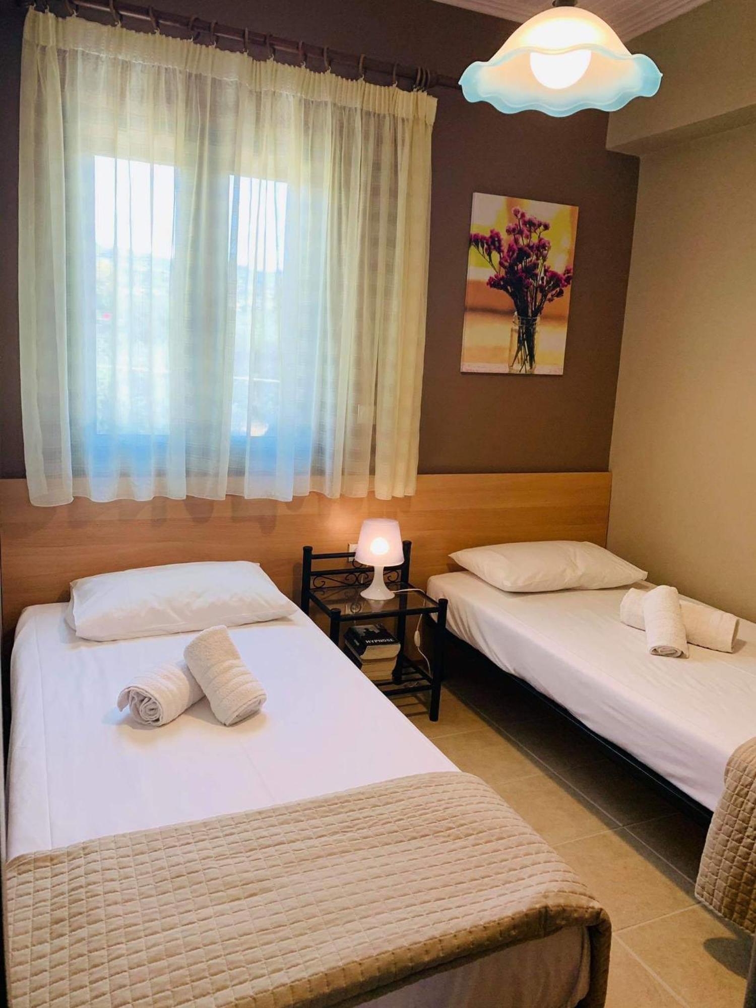 Finikes Apartments Stoupa Bilik gambar
