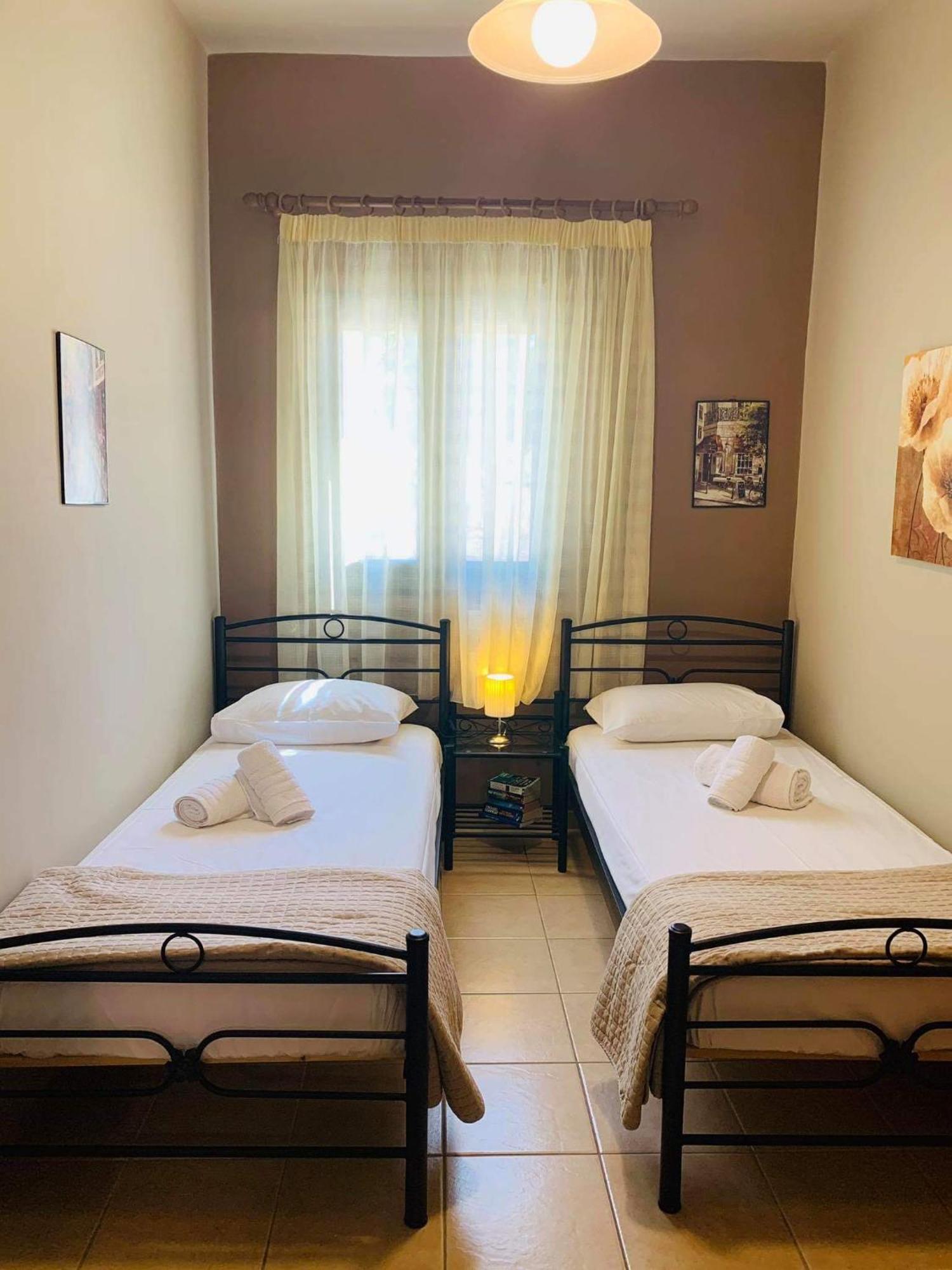 Finikes Apartments Stoupa Bilik gambar