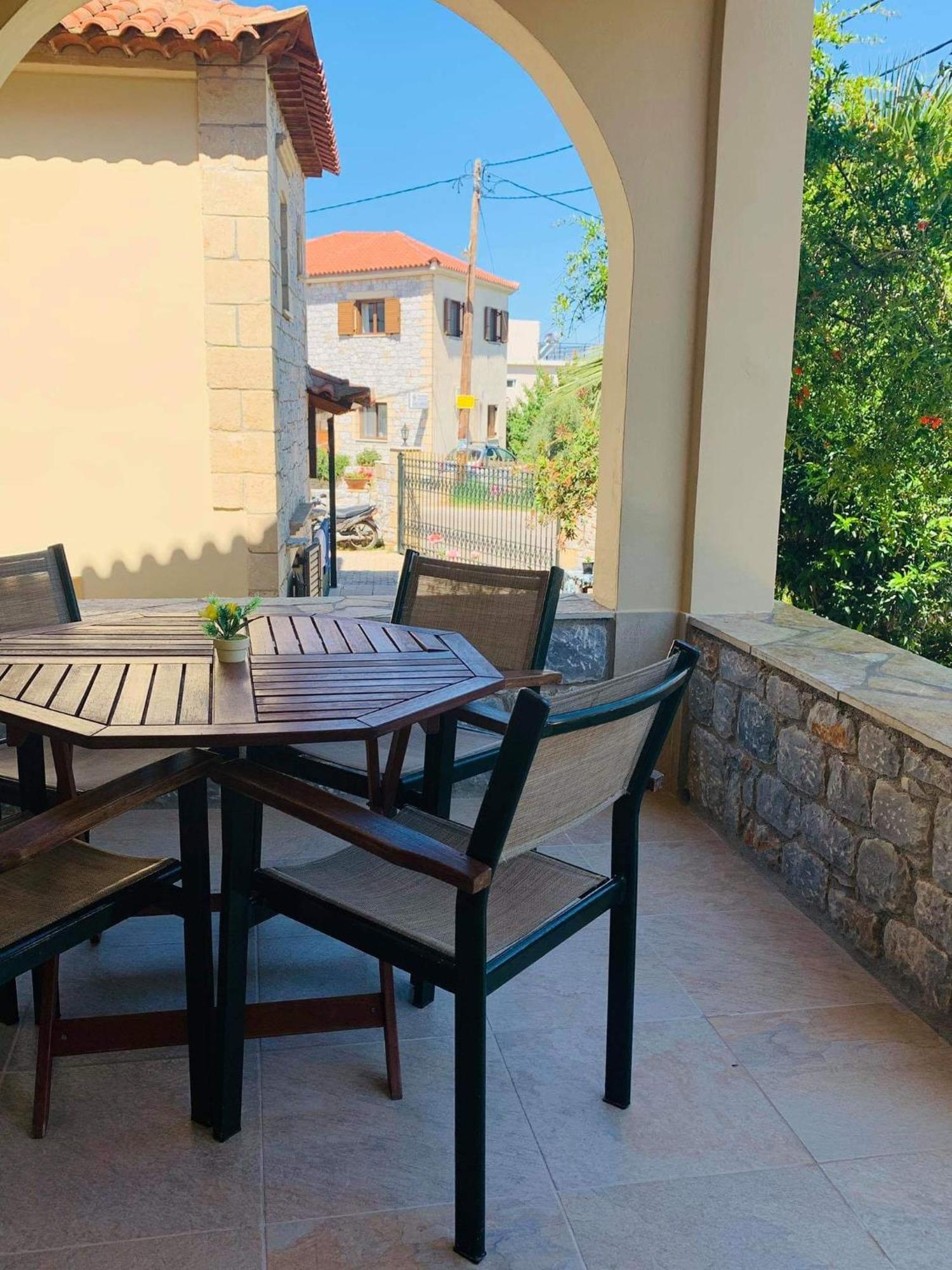 Finikes Apartments Stoupa Bilik gambar