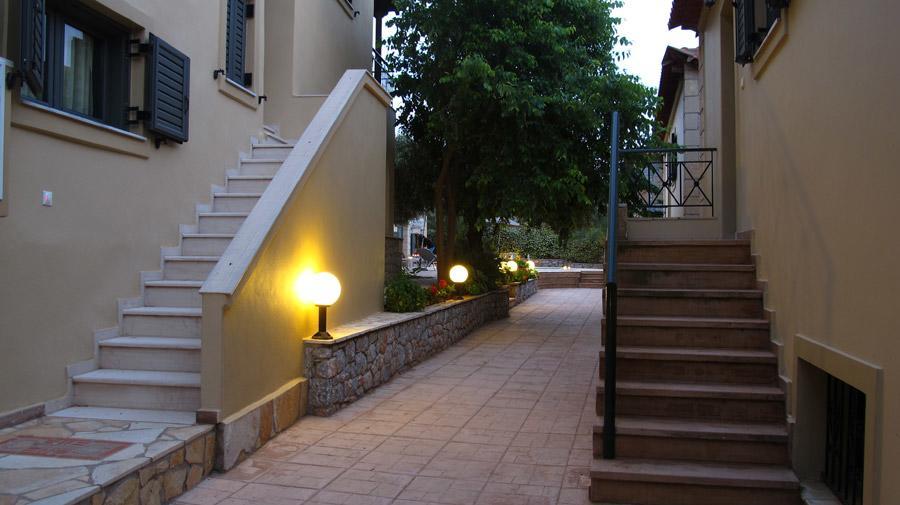Finikes Apartments Stoupa Luaran gambar