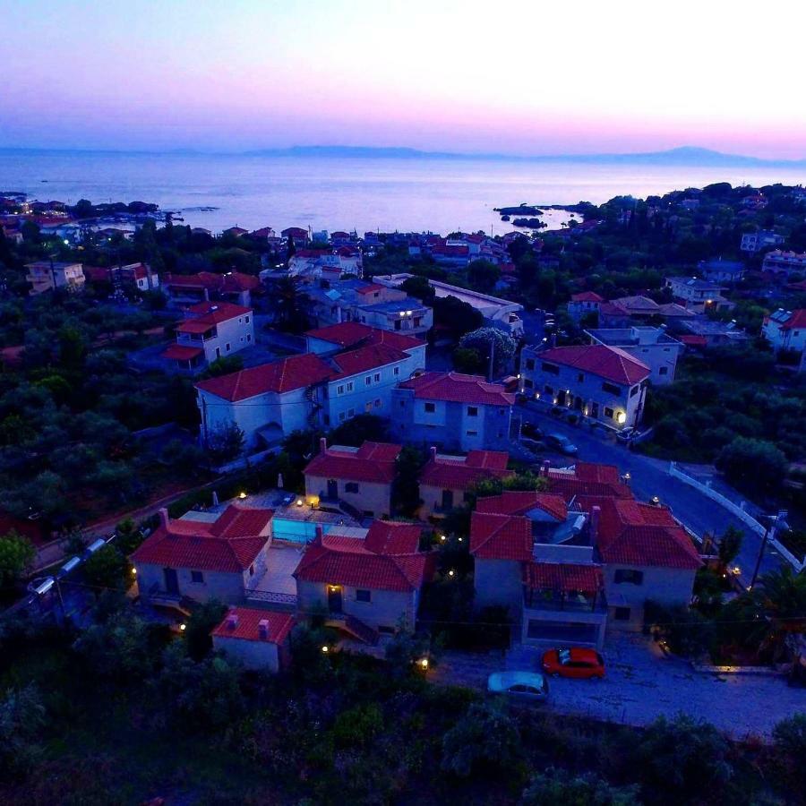 Finikes Apartments Stoupa Luaran gambar