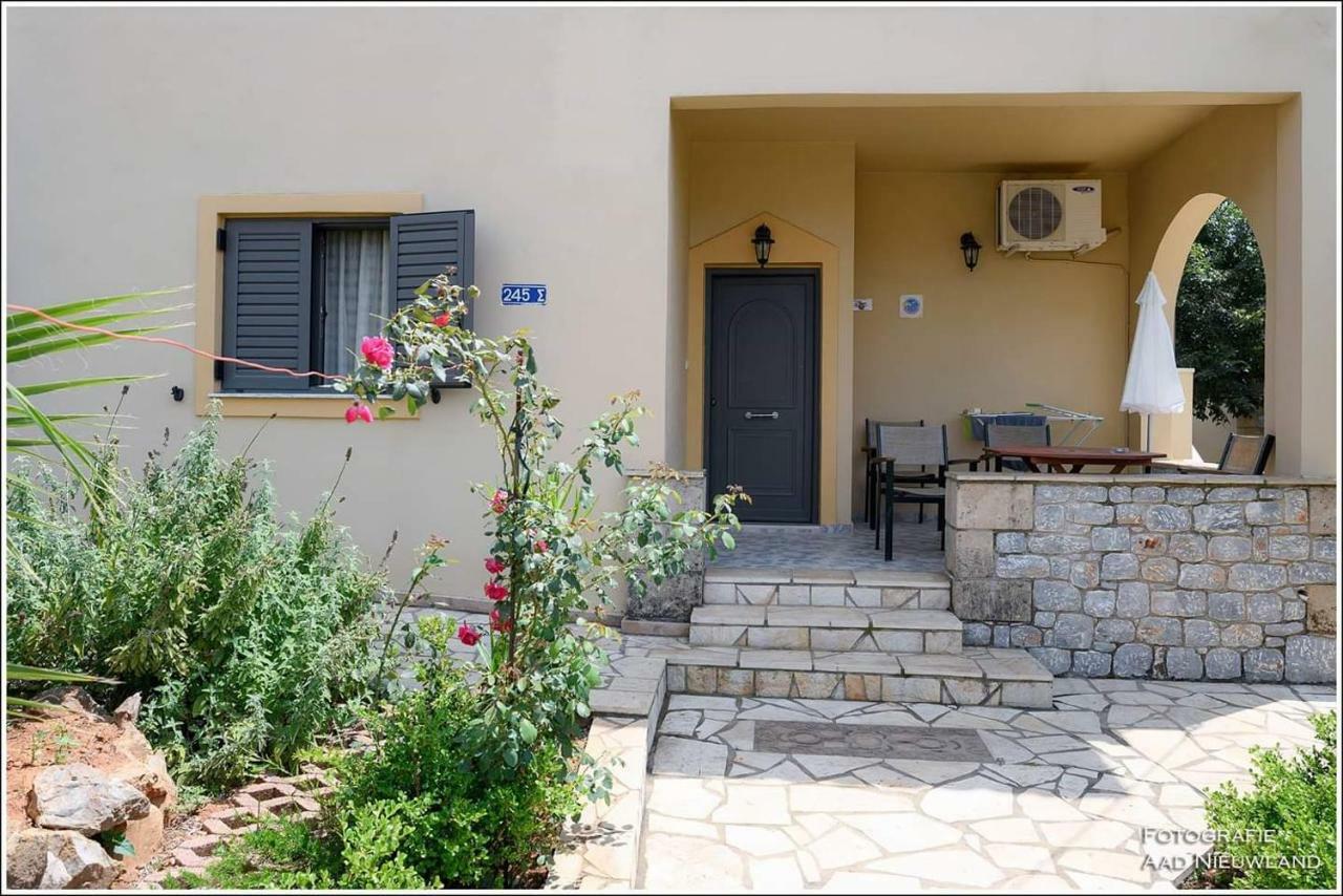 Finikes Apartments Stoupa Luaran gambar