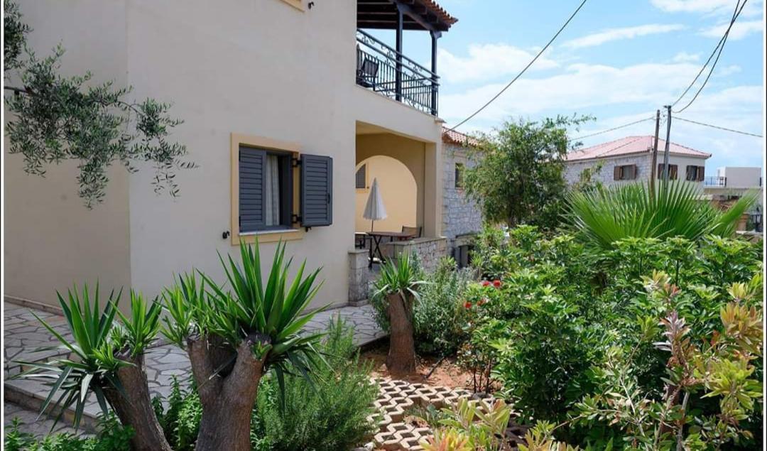 Finikes Apartments Stoupa Luaran gambar